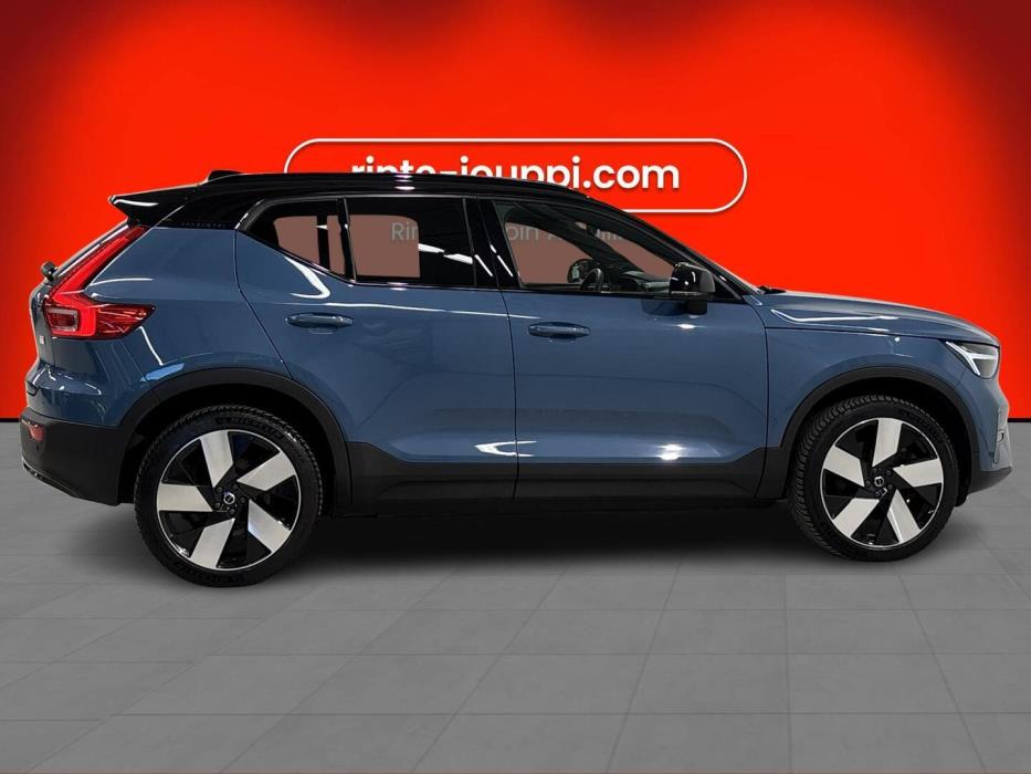 VOLVO XC40 2023
