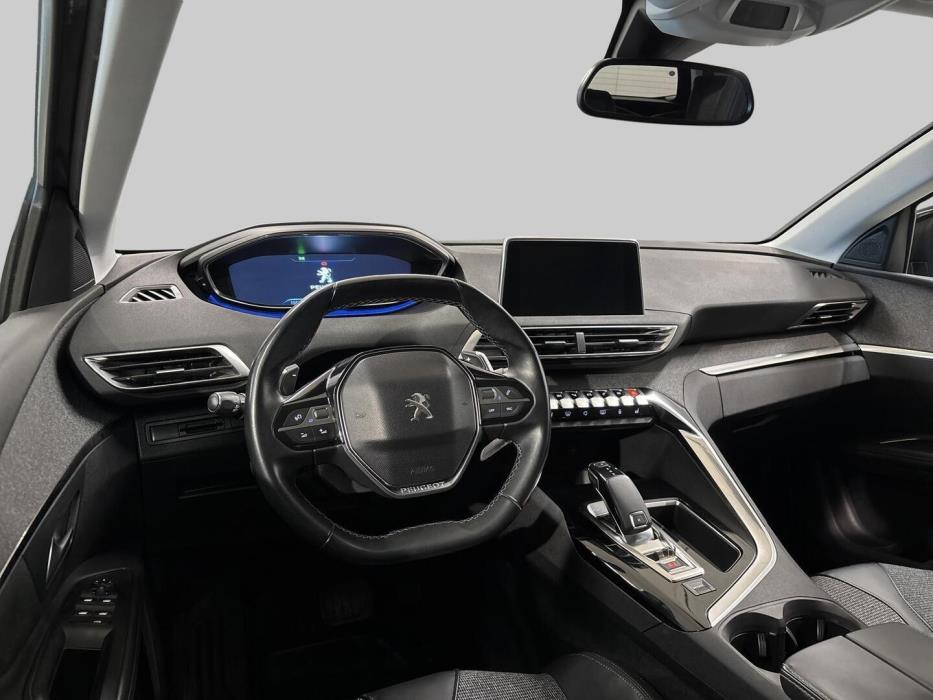 PEUGEOT 5008 2018