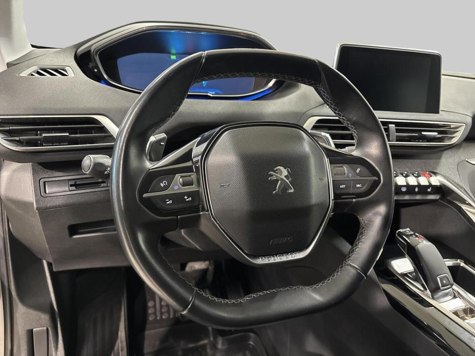 PEUGEOT 5008 2018