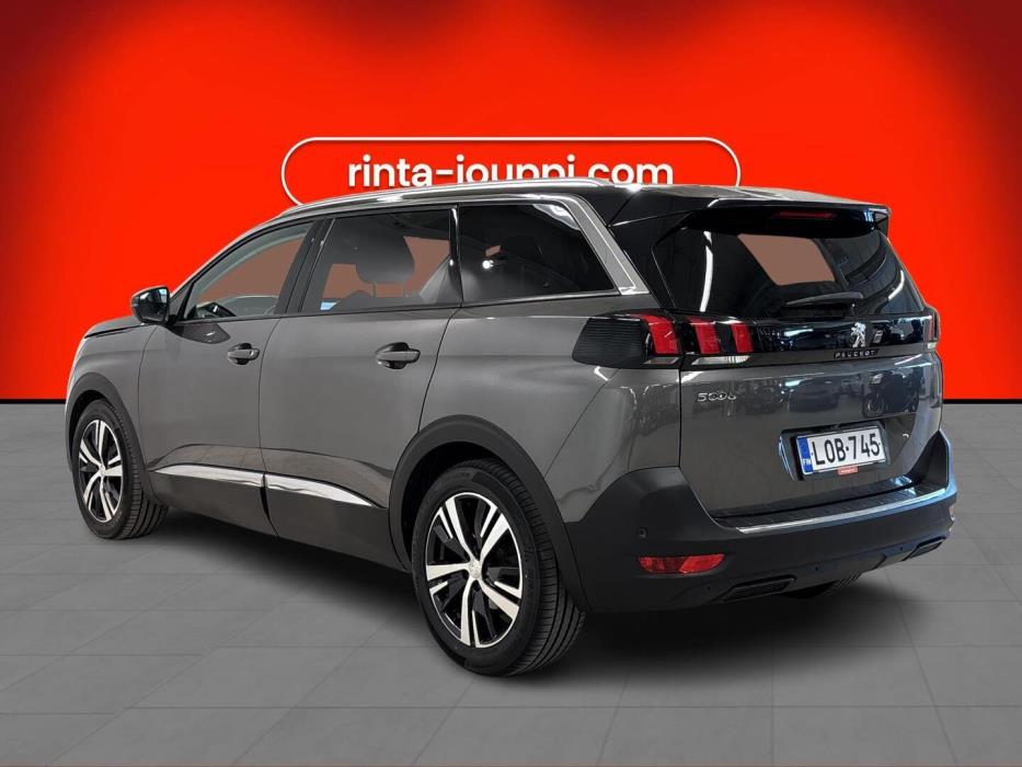 PEUGEOT 5008 2018