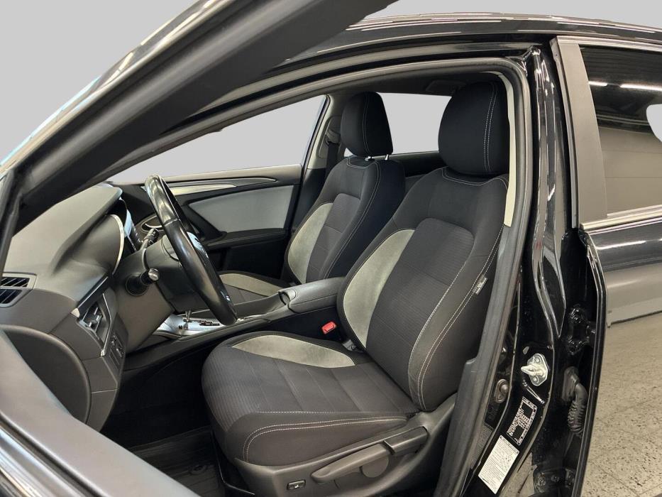 TOYOTA Avensis 2018