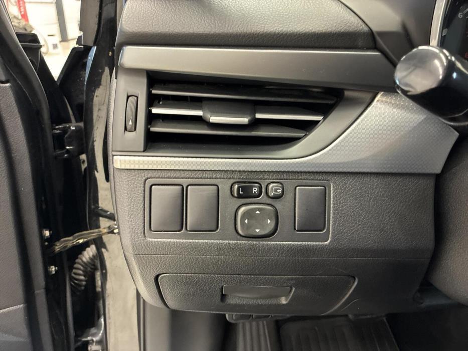 TOYOTA Avensis 2018
