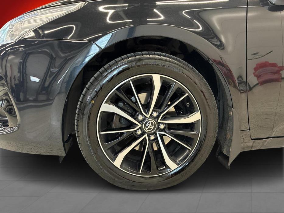 TOYOTA Avensis 2018