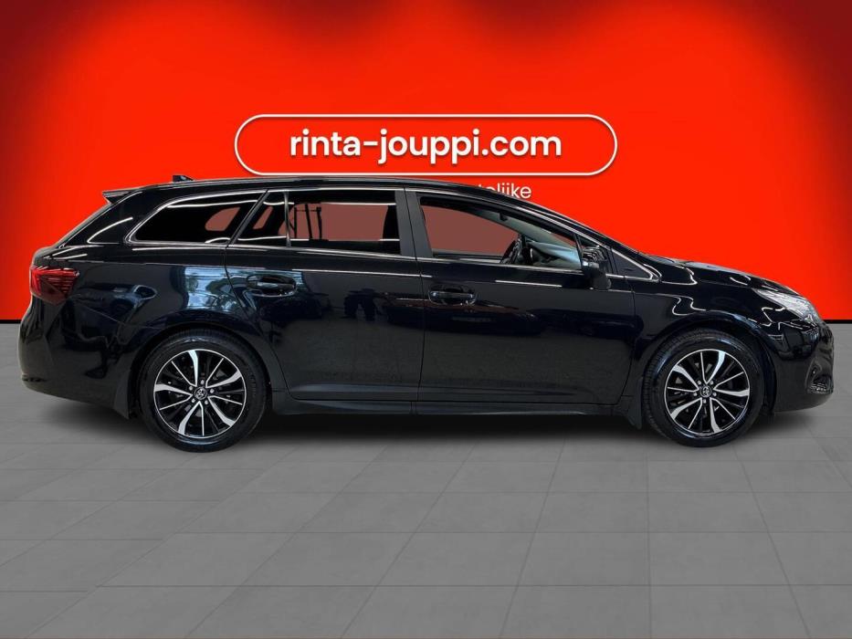 TOYOTA Avensis 2018