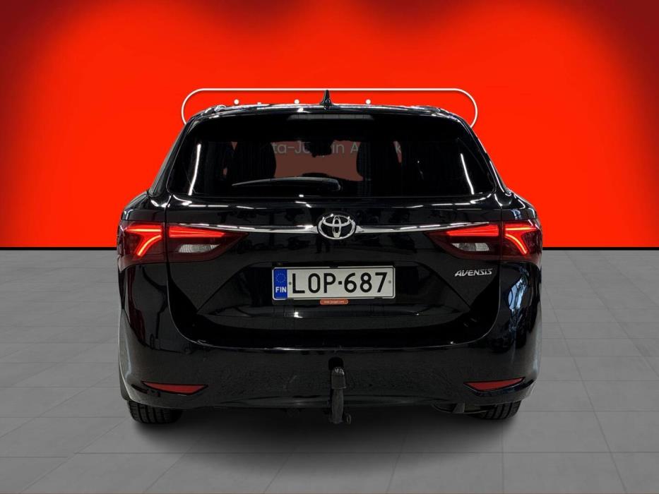 TOYOTA Avensis 2018