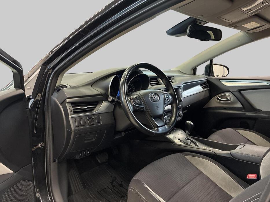 TOYOTA Avensis 2018