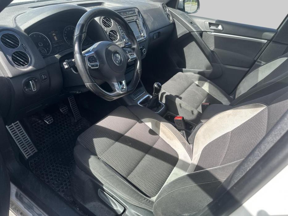 VOLKSWAGEN Tiguan 2012