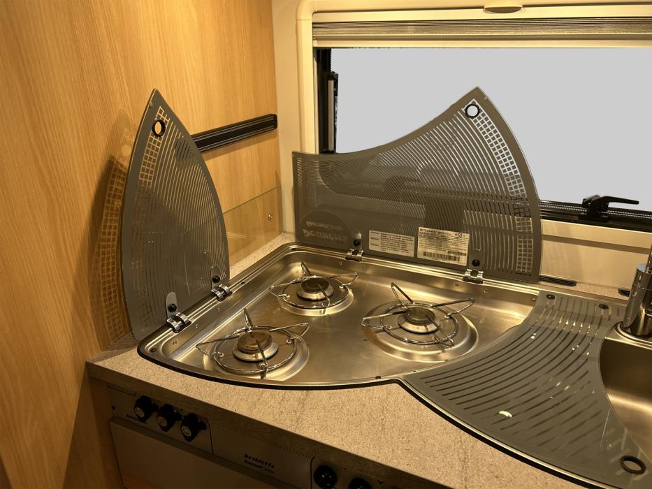 DETHLEFFS GLOBE4 T 7151 4 2015