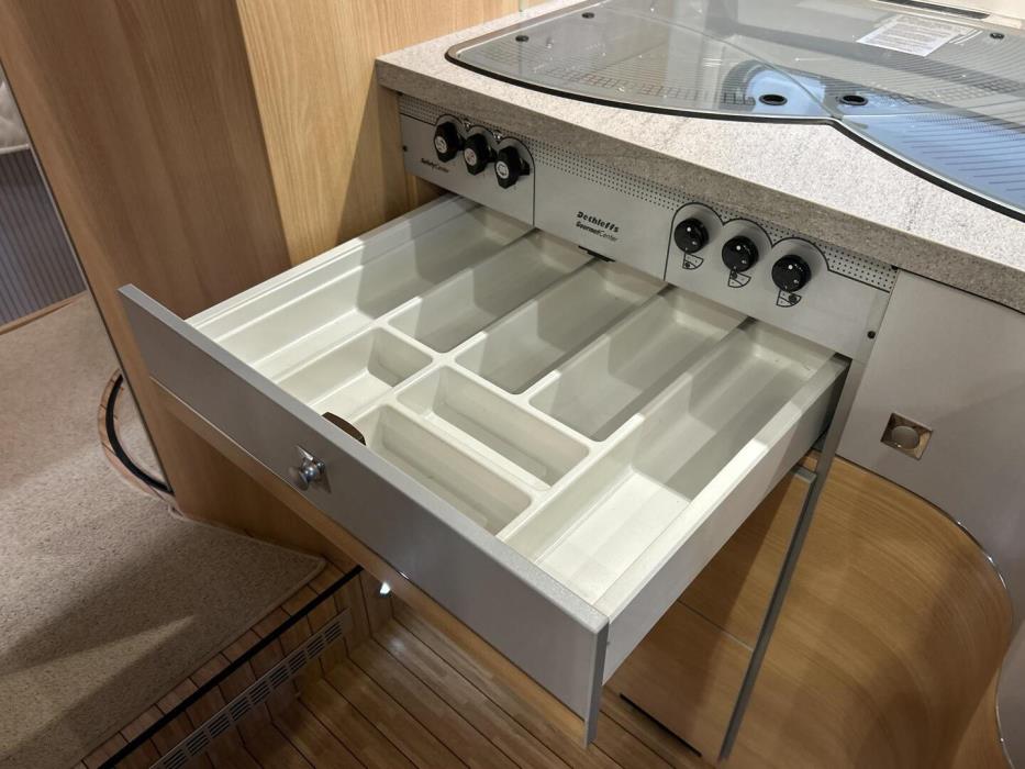 DETHLEFFS GLOBE4 T 7151 4 2015