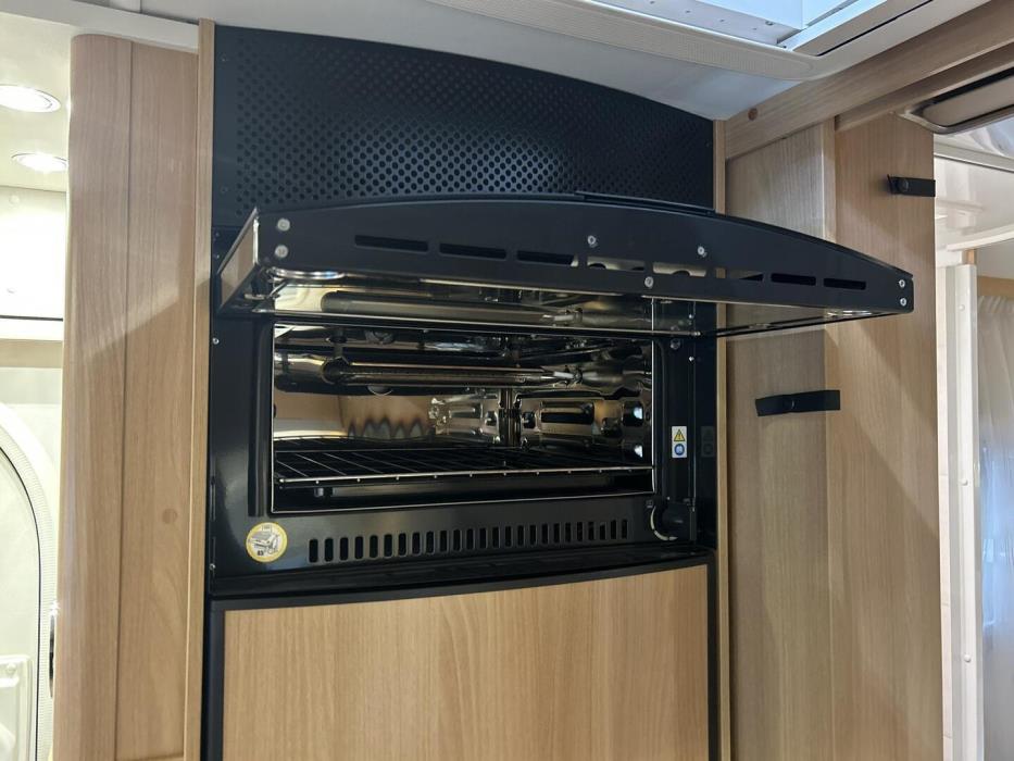 DETHLEFFS GLOBE4 T 7151 4 2015