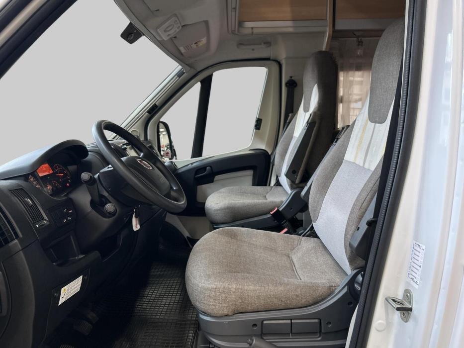 DETHLEFFS GLOBE4 T 7151 4 2015