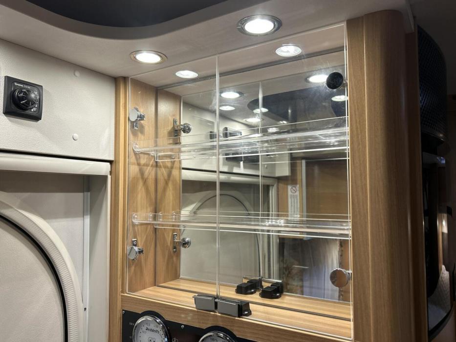 DETHLEFFS GLOBE4 T 7151 4 2015