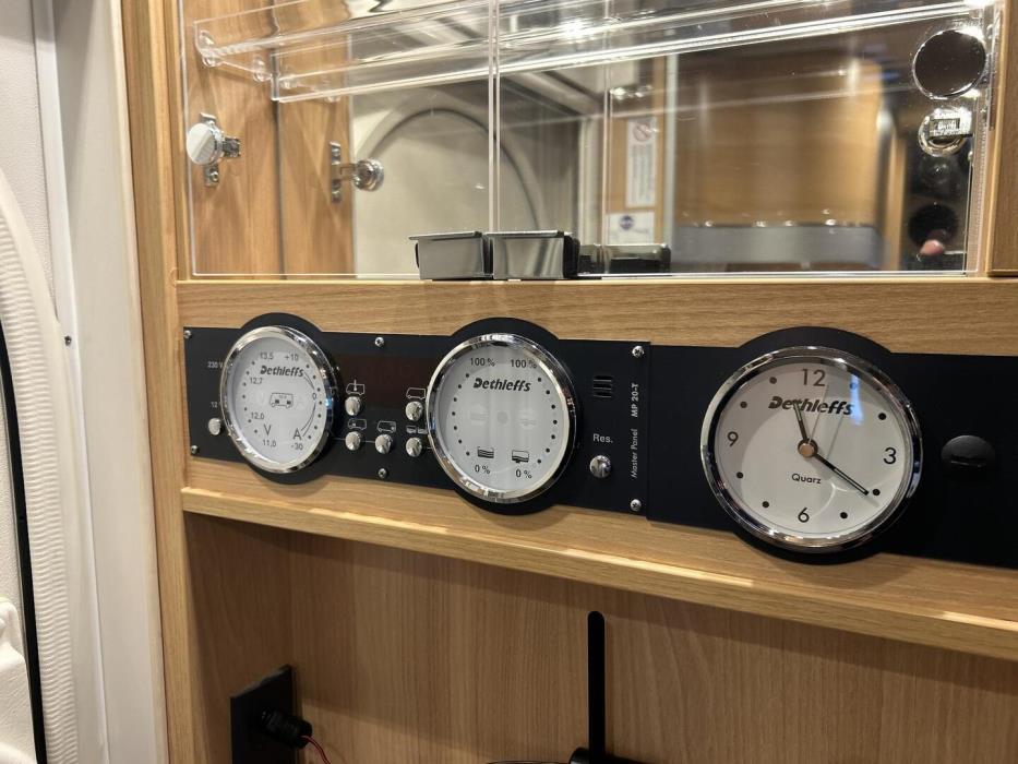 DETHLEFFS GLOBE4 T 7151 4 2015