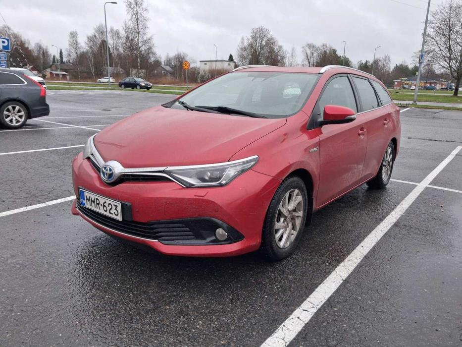 TOYOTA Auris 2016