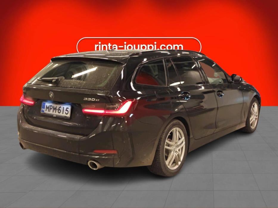 BMW 330 2024