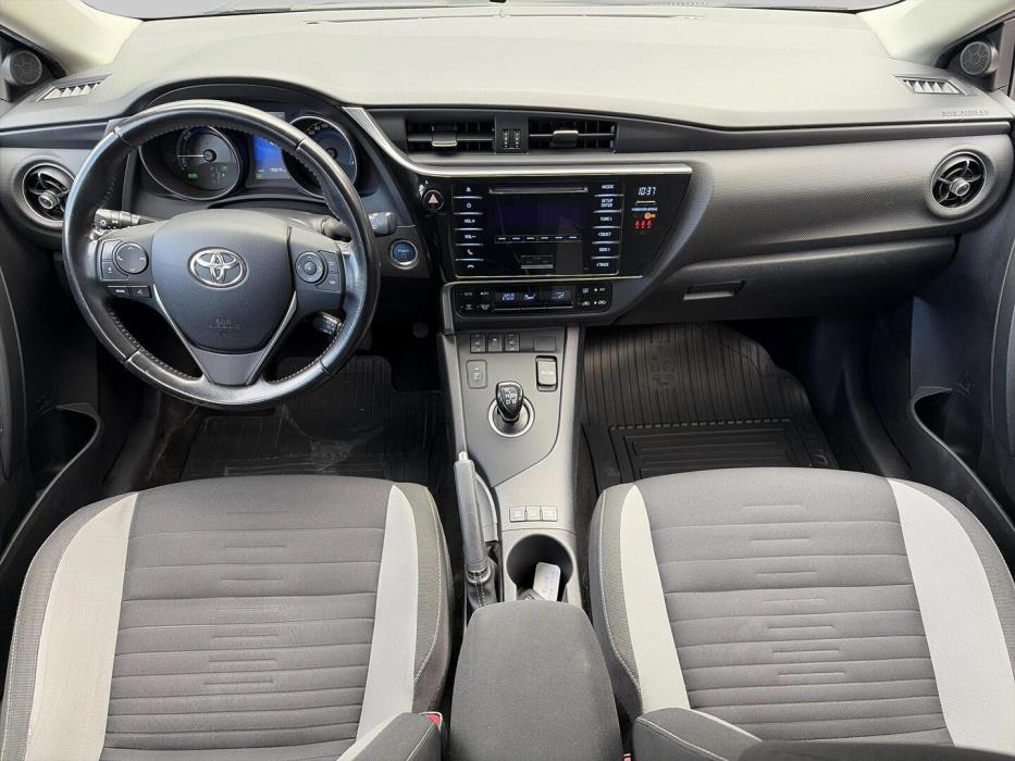 TOYOTA Auris 2017