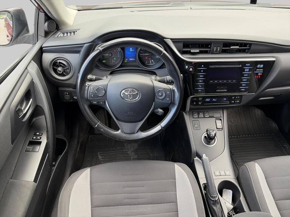 TOYOTA Auris 2017