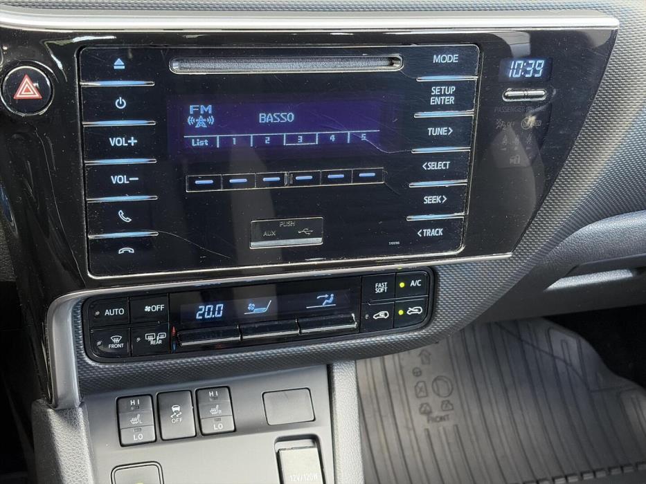 TOYOTA Auris 2017