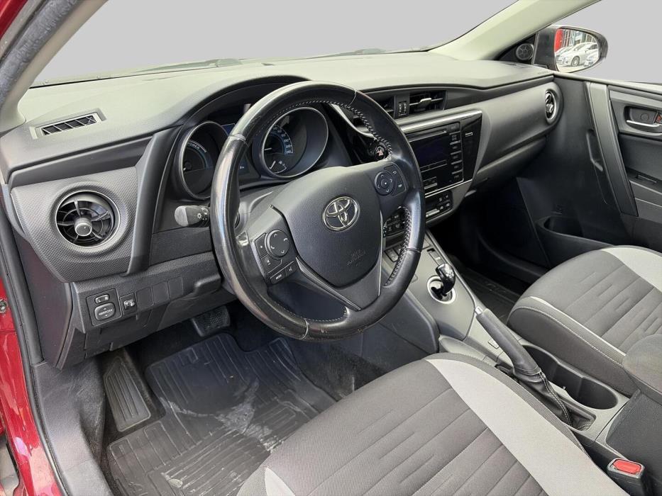 TOYOTA Auris 2017