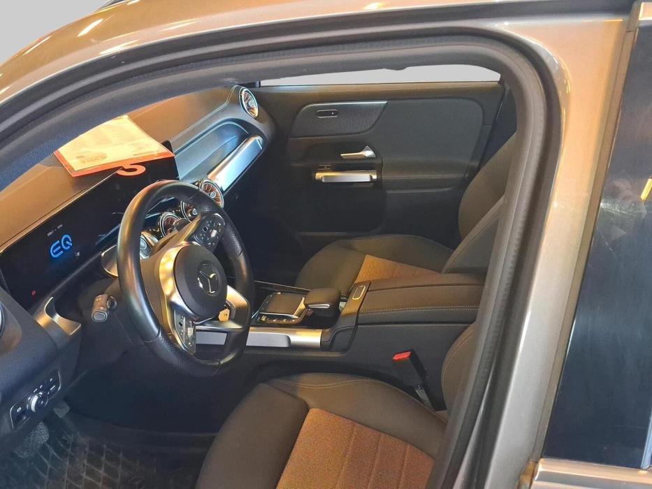 MERCEDES-BENZ EQB 2022