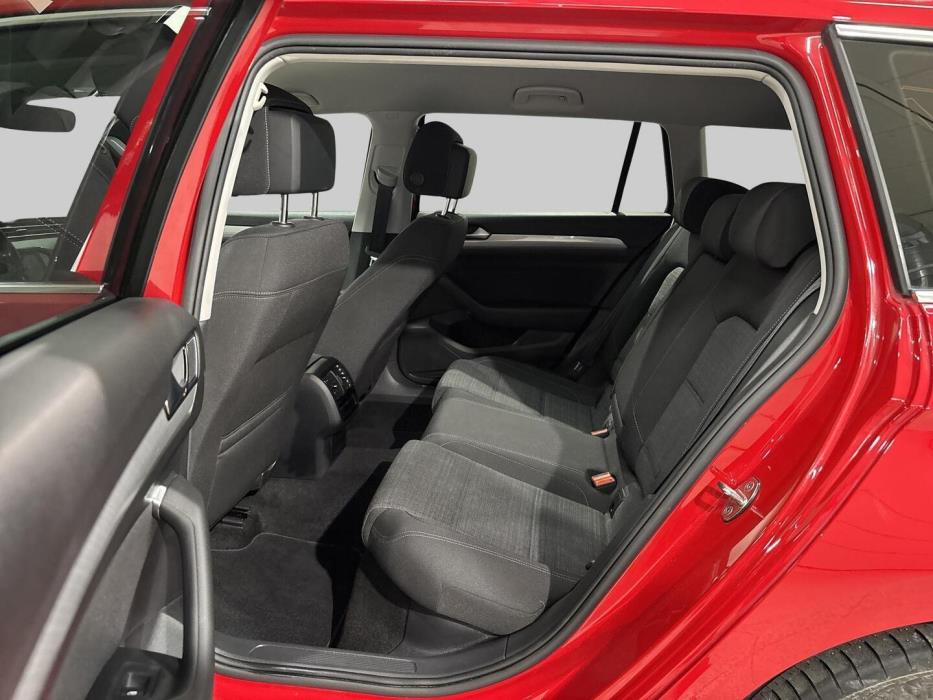 VOLKSWAGEN Passat 2022