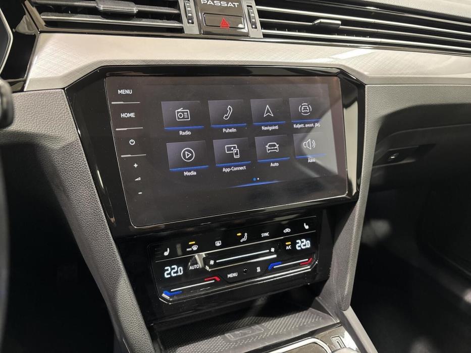 VOLKSWAGEN Passat 2022