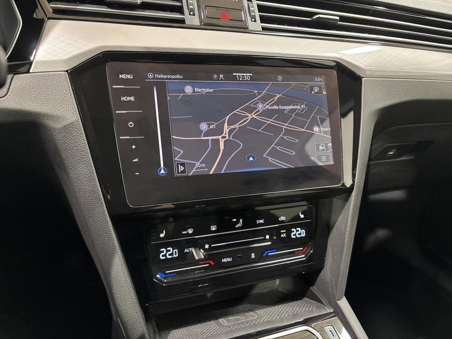 VOLKSWAGEN Passat 2022