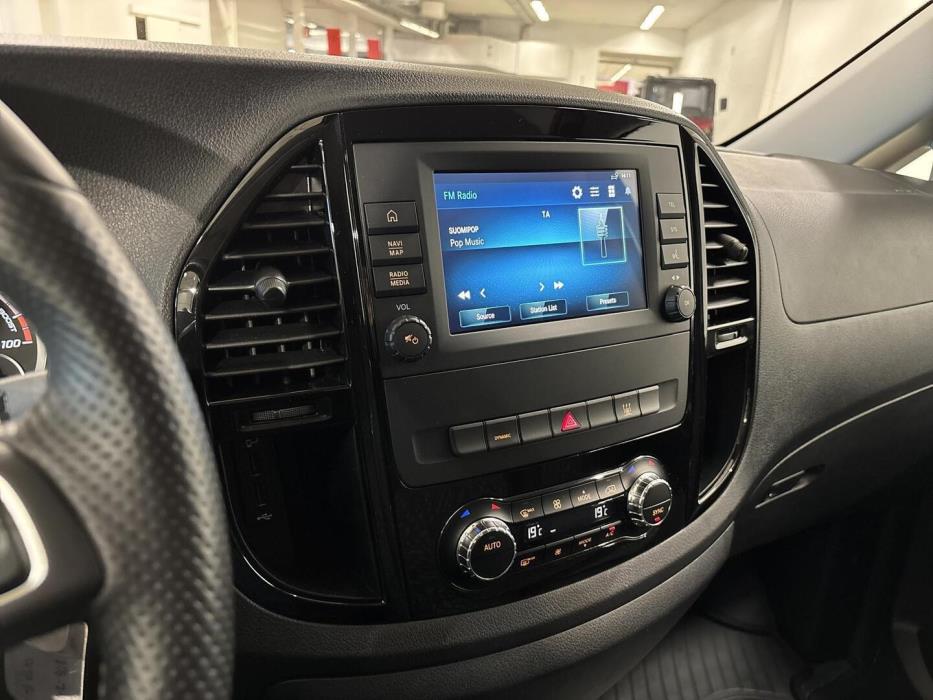 MERCEDES-BENZ Vito 2023