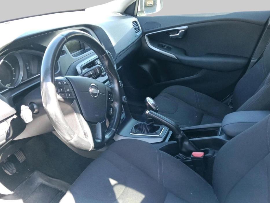 VOLVO V40 2012