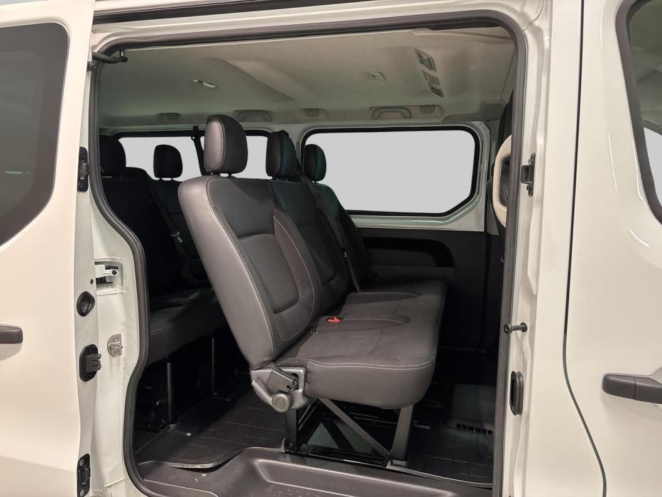 NISSAN NV300 2019