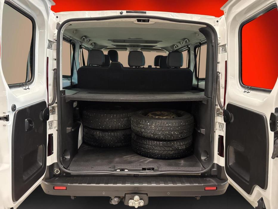 NISSAN NV300 2019