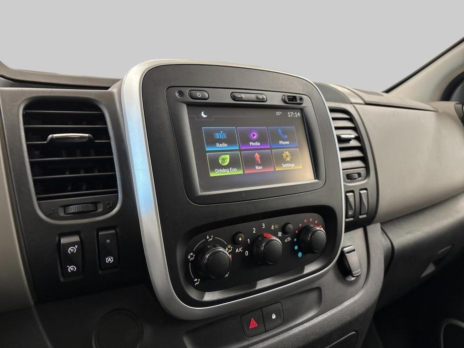 NISSAN NV300 2019