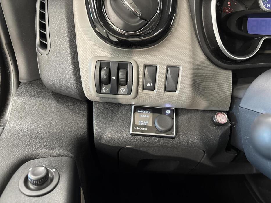 NISSAN NV300 2019