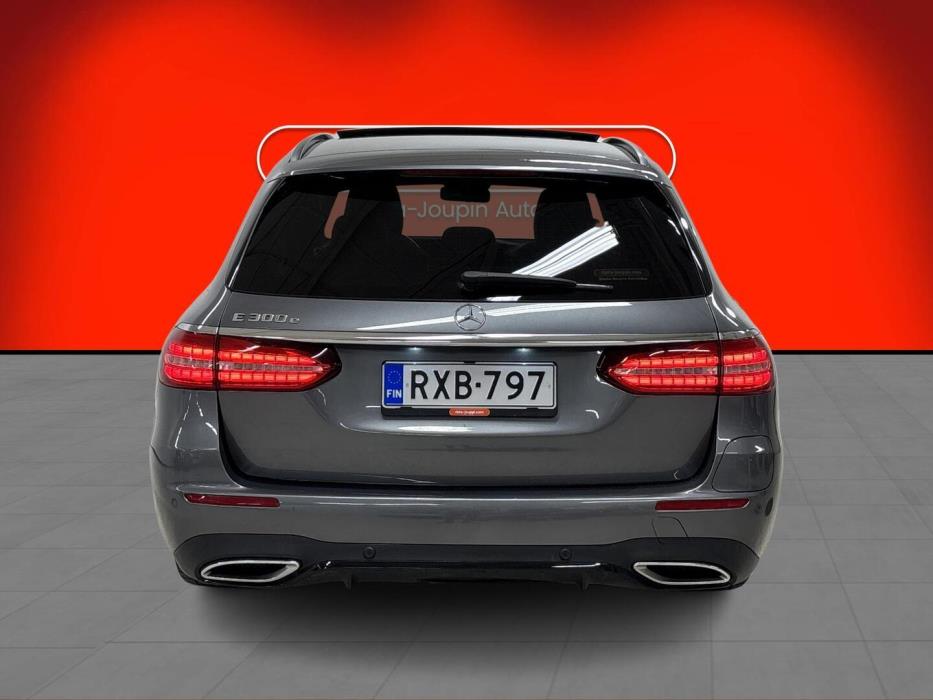 MERCEDES-BENZ E 2021