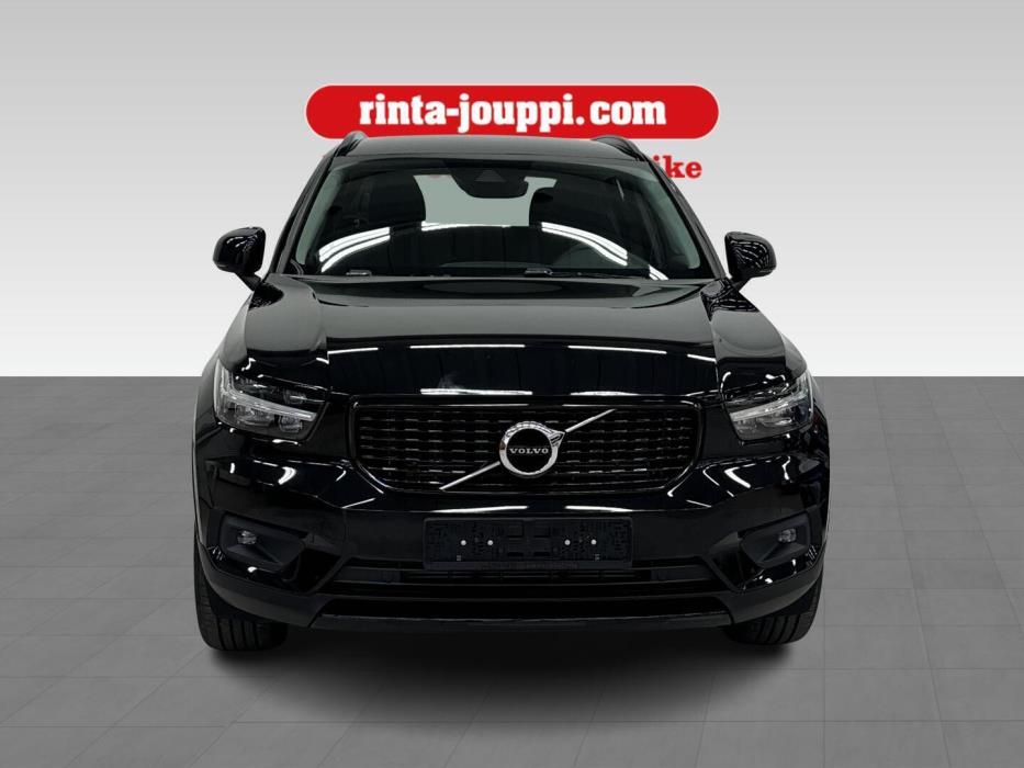 VOLVO XC40 2021