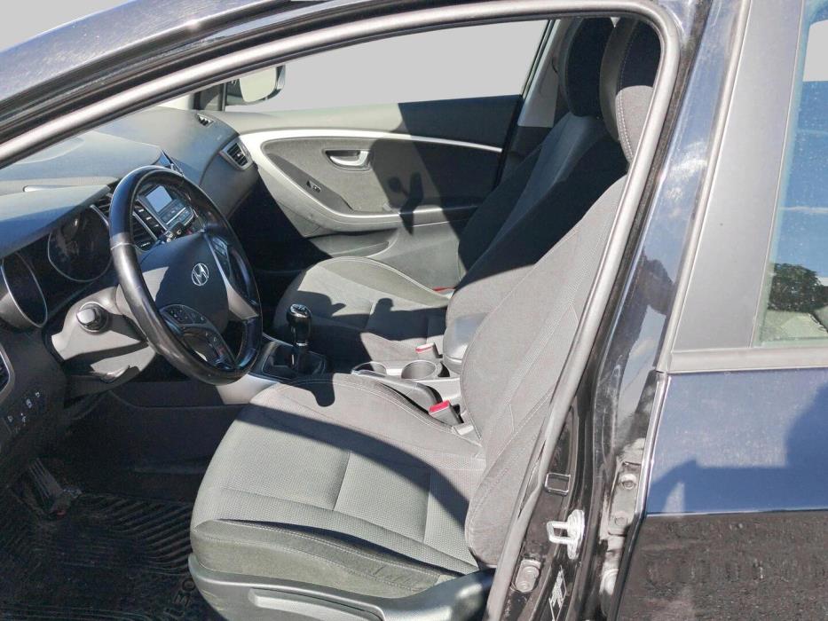 HYUNDAI i30 5d 2012