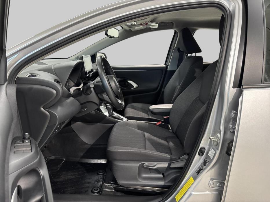 TOYOTA Yaris 2024
