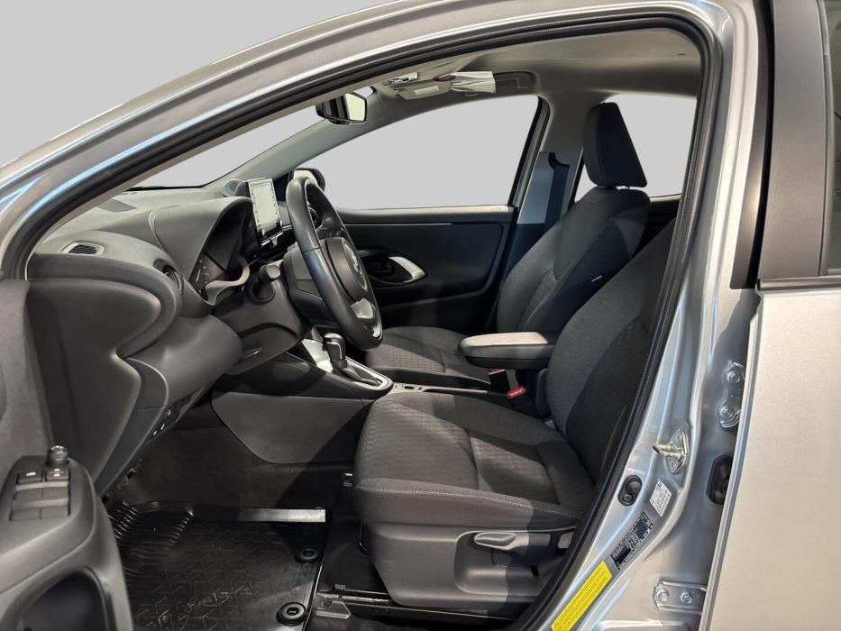 TOYOTA Yaris 2024