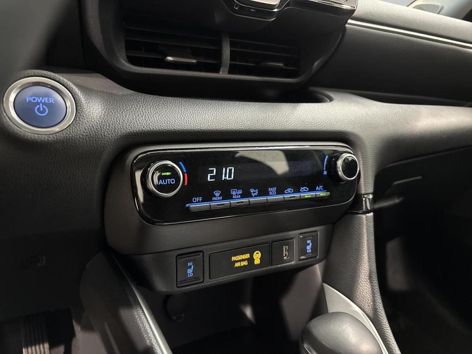 TOYOTA Yaris 2024