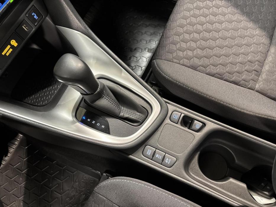 TOYOTA Yaris 2024