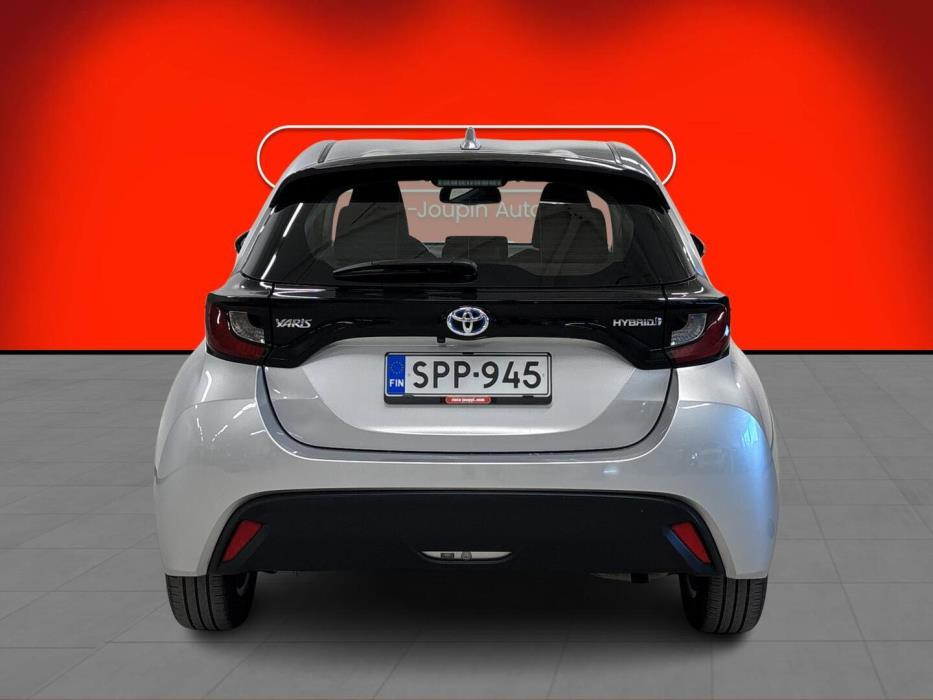 TOYOTA Yaris 2024