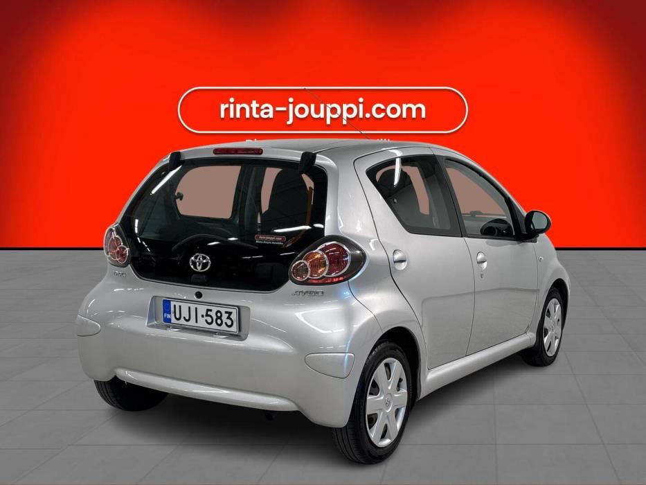 TOYOTA AYGO 2010