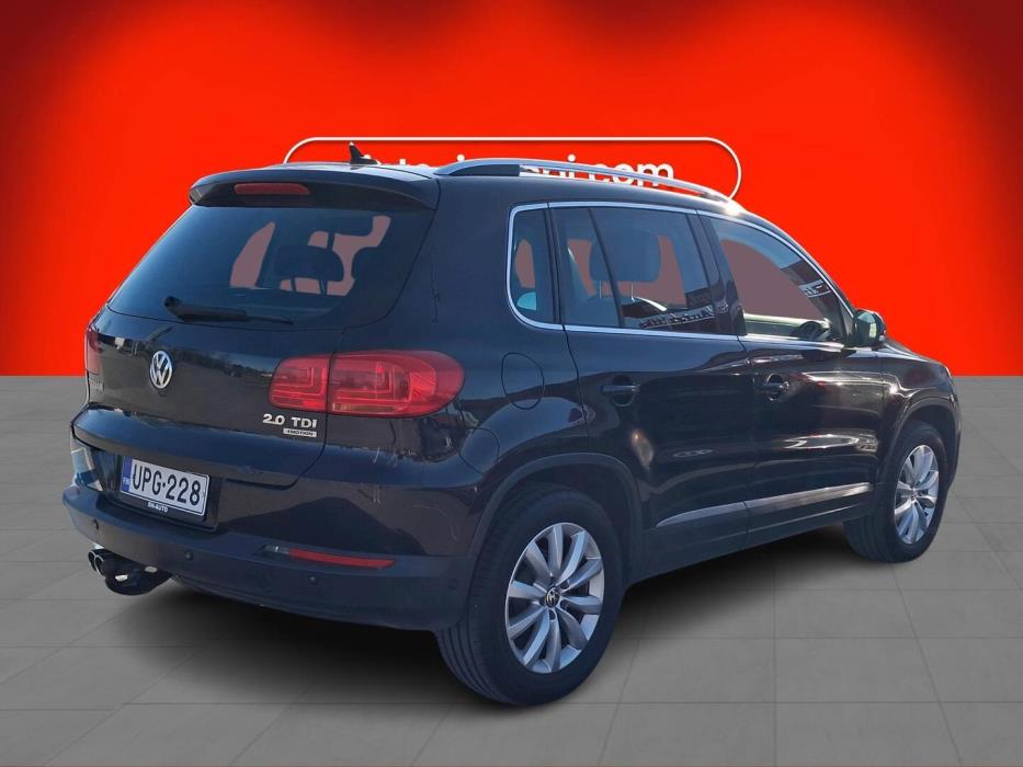 VOLKSWAGEN Tiguan 2012