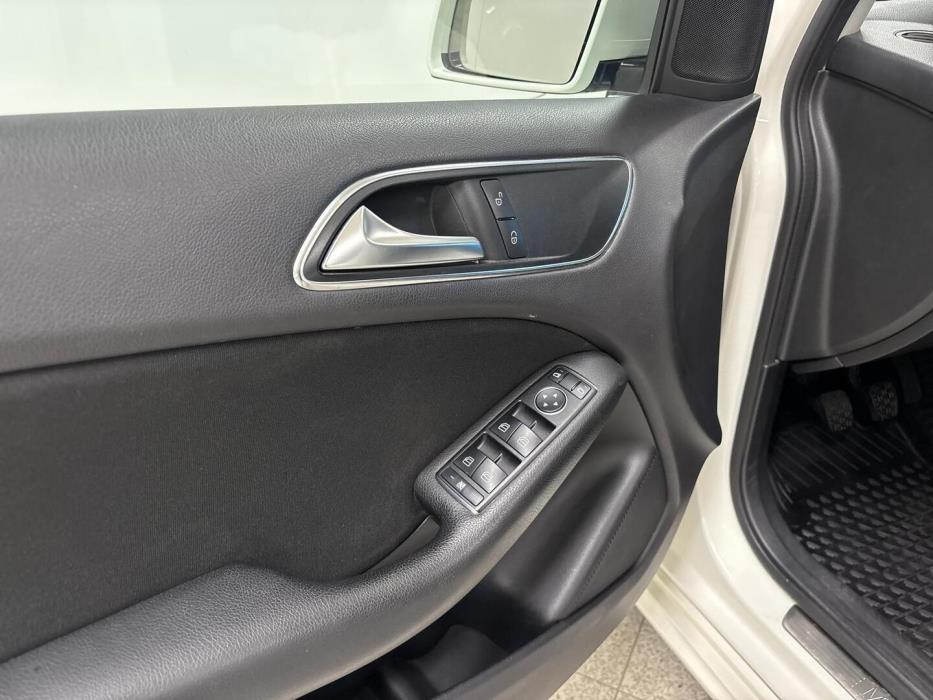 MERCEDES-BENZ B 2014