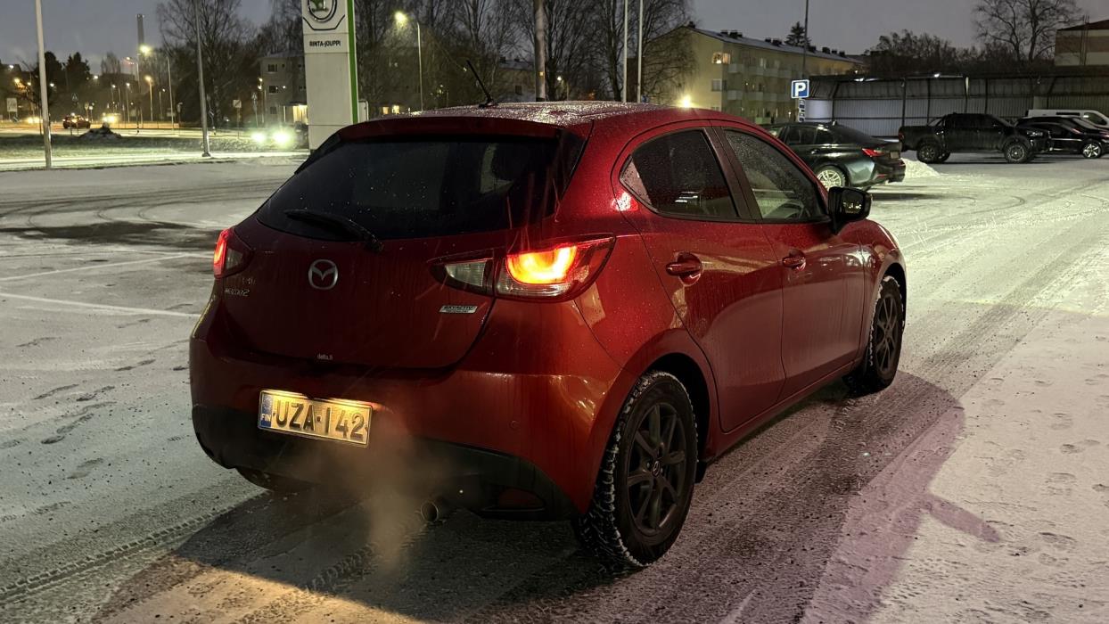 MAZDA 2 2016