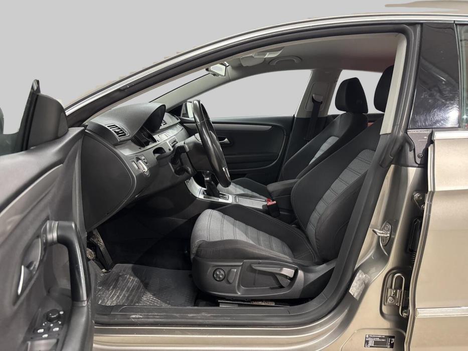VOLKSWAGEN Passat CC 2009