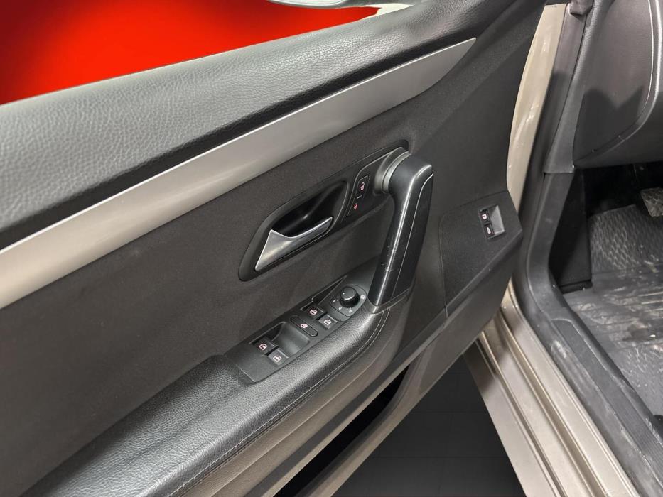 VOLKSWAGEN Passat CC 2009