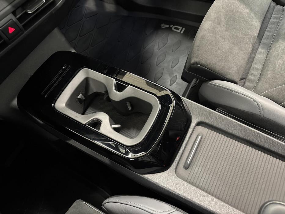 VOLKSWAGEN ID.4 2025