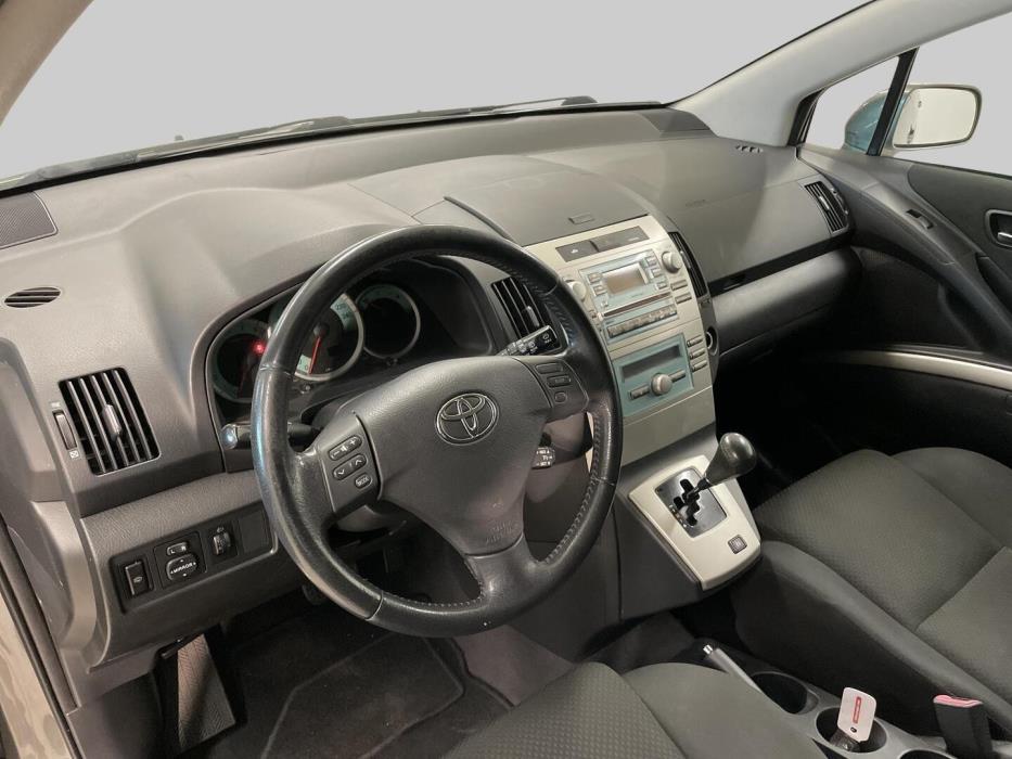 TOYOTA Corolla Verso 2007