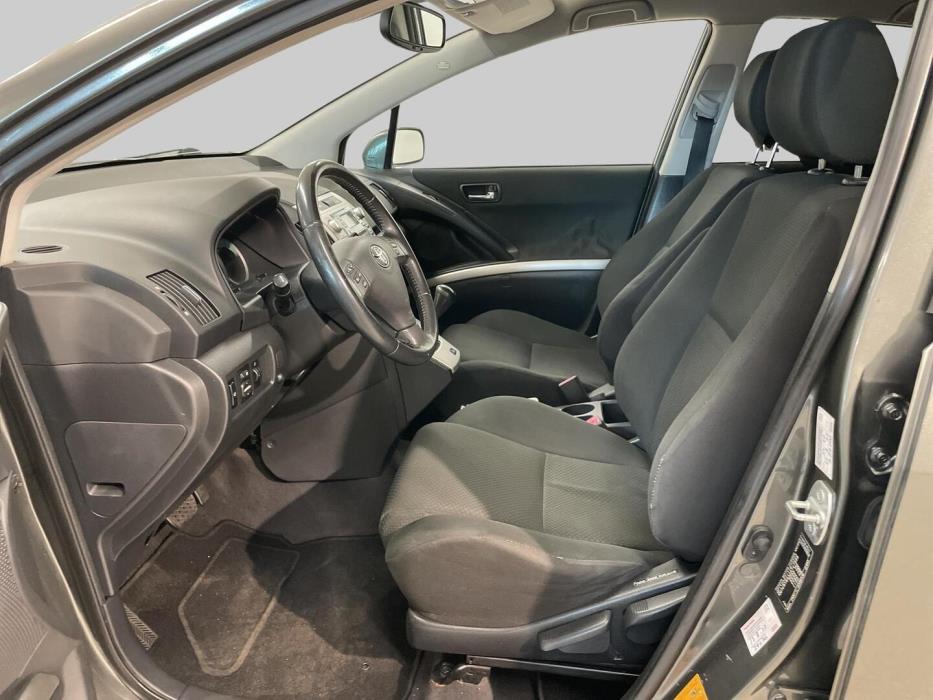 TOYOTA Corolla Verso 2007
